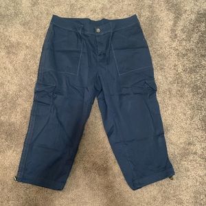 Cropped Navy Capris